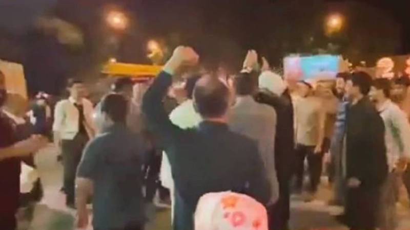 ایران کے بیلسٹک میزائل حملوں کے بعد تہران میں عوامی جشن، اسرائیل میں ایک خاتون ہلاک، 60 زخمی