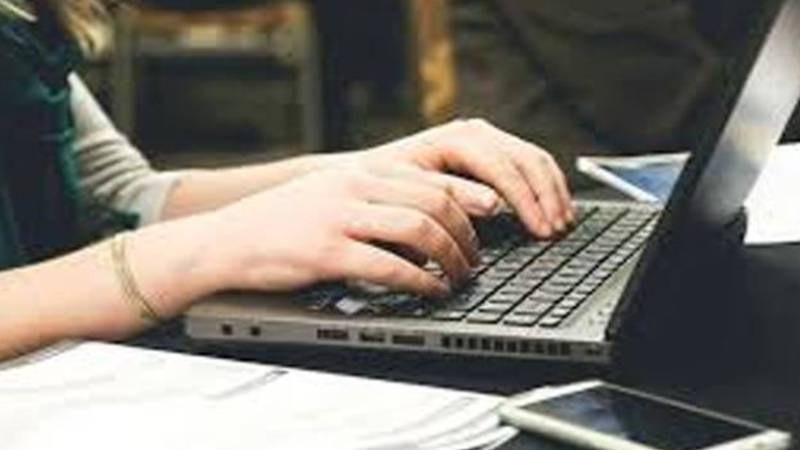 دبئی حکومت کا بڑا اعلان: سرکاری ملازمین کیلئے ہفتے میں 4 دن کام، 3 دن چھٹی کا نیا پروگرام متعارف