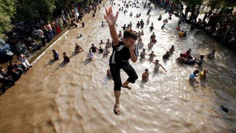 فیصل آباد: نہروں میں نہانے سے ہلاکتوں میں خطرناک اضافہ، 5 ماہ میں 19 نوجوان جان کی بازی ہار گئے