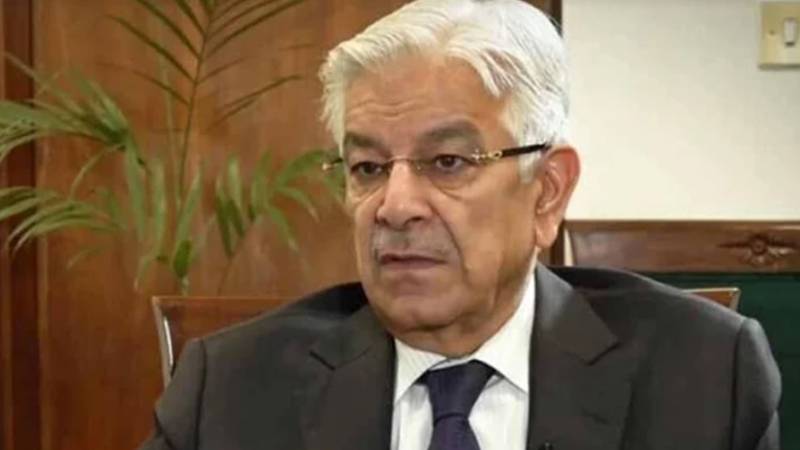 پاکستان میں ڈھائی تین سال سے ہائبرڈ حکومت چل رہی ہے، یہ ماڈل ملک کے لیے خوش آئند ہے: خواجہ آصف