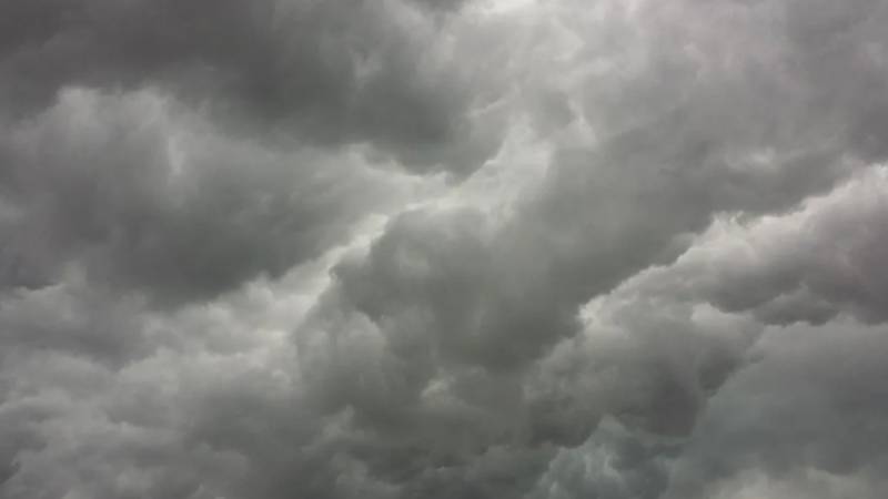 لاہور میں بادلوں کا راج، گرمی کی شدت میں کمی — اسلام آباد و راولپنڈی میں موسلادھار بارش