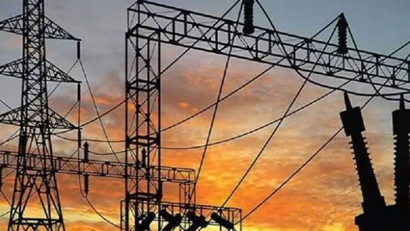 لاہور: بارش سے لیسکو کا ترسیلی نظام درہم برہم، 320 سے زائد فیڈرز ٹرپ کر گئے