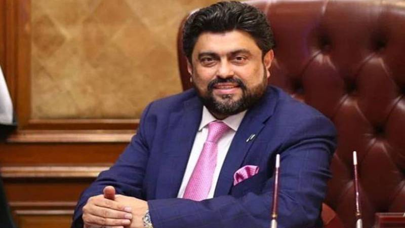 گورنر سندھ کامران ٹیسوری کی جانب سے امدادی چیکس کی تقسیم، اخوت فاؤنڈیشن اور اشرف طائی سمیت کئی افراد مستفید