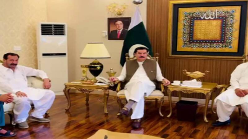 گورنر خیبرپختونخوا کا سوات کے ہیروز کو عمرے پر بھیجنے اور سول ایوارڈ کی سفارش کا اعلان