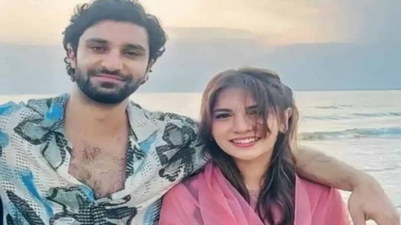 کیلیفورنیا میں سمندر کنارے ملاقات، احد اور دنانیر کی دوستی پر چہ مگوئیاں