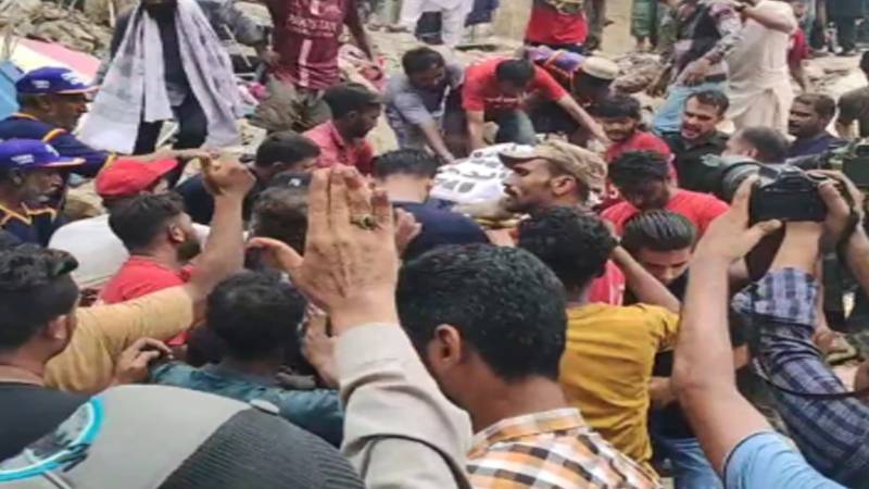 لیاری میں عمارت منہدم ہونے کی ابتدائی رپورٹ جاری , 7 جاں بحق، ریسکیو آپریشن جاری
