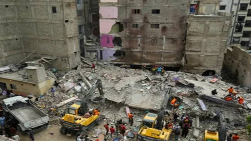 کراچی: لیاری عمارت حادثہ، سندھ حکومت نے تحقیقات کے لیے 5 رکنی کمیٹی قائم کر دی