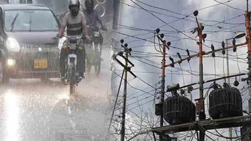 لاہور میں طوفانی بارش کے بعد بجلی بحران، 250 سے زائد فیڈرز ٹرپ، کئی علاقے تاریکی میں ڈوب گئے