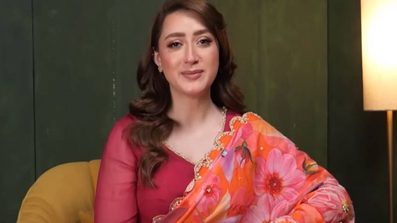 مومنا اقبال کا سیٹ پر دیر سے آنے کا اعتراف، وقت پر نہ آنے کی وجہ بھی بتا دی