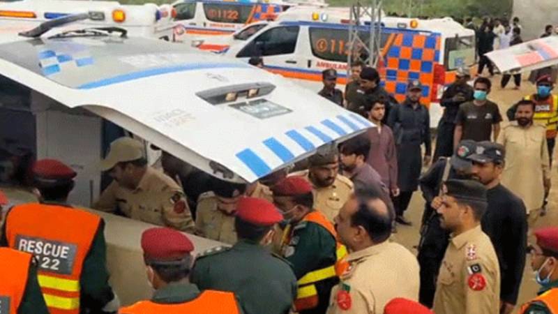 سانحہ لورالائی: والد کے جنازے میں شرکت کے لیے جانے والے 2 سگے بھائی سمیت 9 مسافر شہید، میتیں پنجاب منتقل