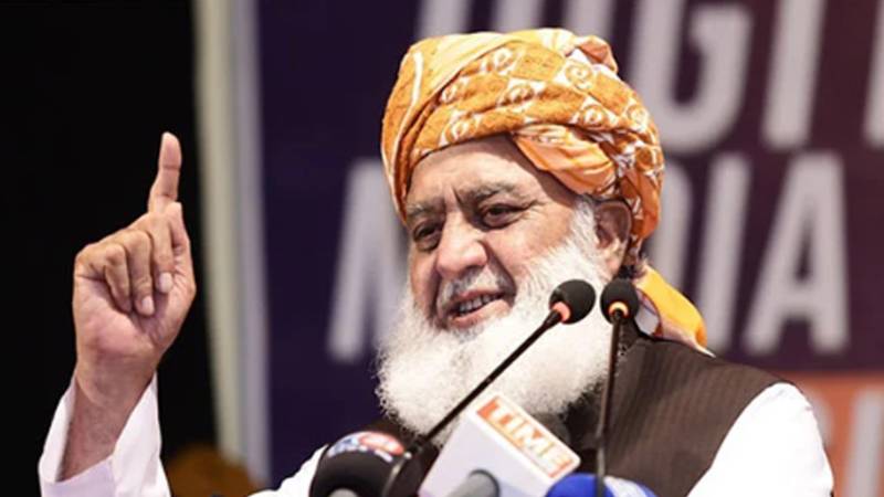 خیبر پختونخوا تبدیلی کا متحمل ہے، فیصلہ پارٹی مشاورت سے ہوگا: مولانا فضل الرحمان