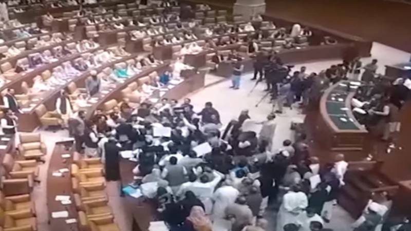 پنجاب اسمبلی: اپوزیشن اور حکومت کے درمیان ڈیڈ لاک برقرار، معطل ارکان کی بحالی پر پیش رفت نہ ہو سکی