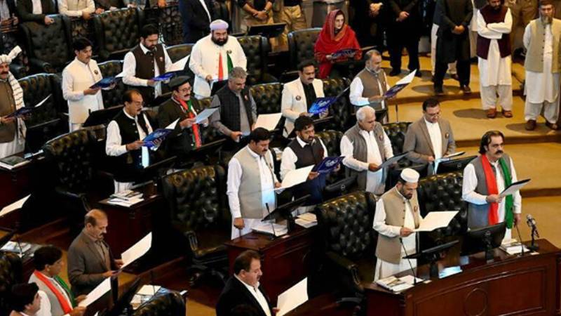 سینیٹ انتخابات: خیبرپختونخوا میں پی ٹی آئی کے ناراض ارکان نے کاغذات واپس لینے سے انکار کر دیا، الیکشن ملتوی ہونے کا خدشہ