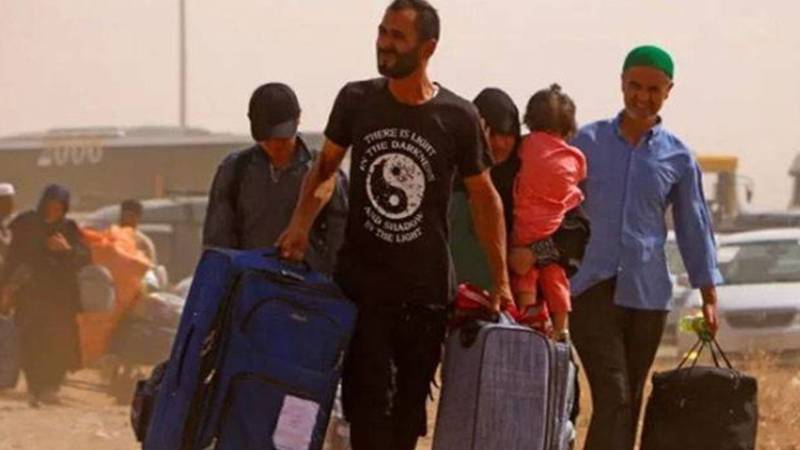 پاکستان اور ایران کے بعد اب متحدہ عرب امارات نے بھی افغان شہریوں کو ملک بدر کرنے کا فیصلہ کر لیا