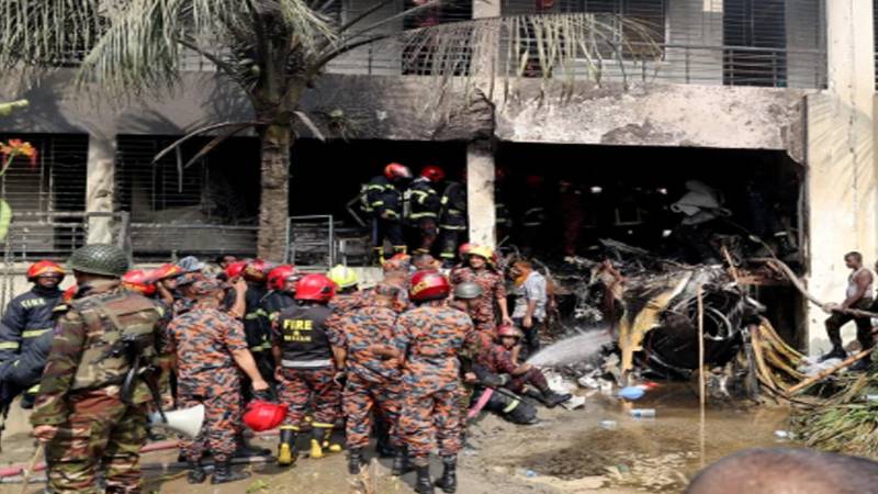 ڈھاکا: تربیتی طیارہ اسکول پر گرنے سے جاں بحق افراد کی تعداد 27 ہوگئی، 170 سے زائد زخمی