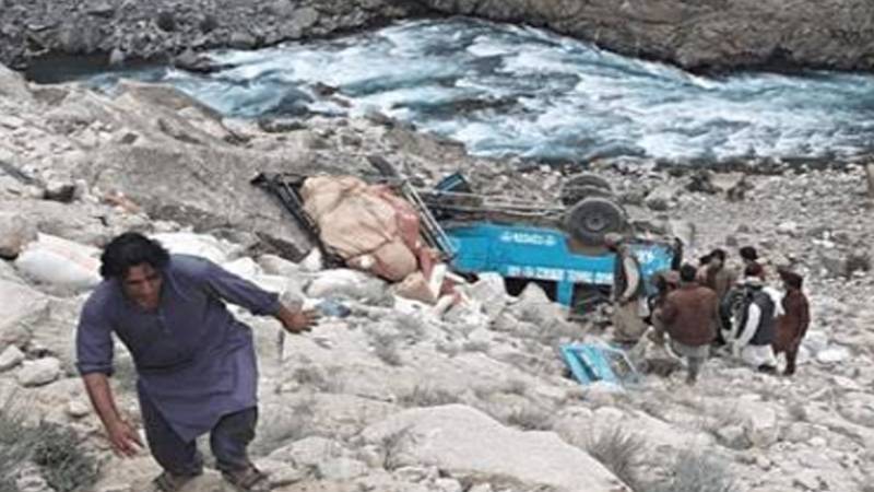 بابوسر میں سیلابی صورتحال سنگین، 15 سیاح لاپتہ، 5 جاں بحق، شاہراہ قراقرم بند، مسافروں کو سفر سے اجتناب کی ہدایت