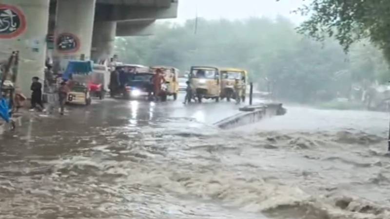 پنجاب اور خیبرپختونخوا کے کئی علاقوں میں طوفانی بارشوں کی پیشگوئی