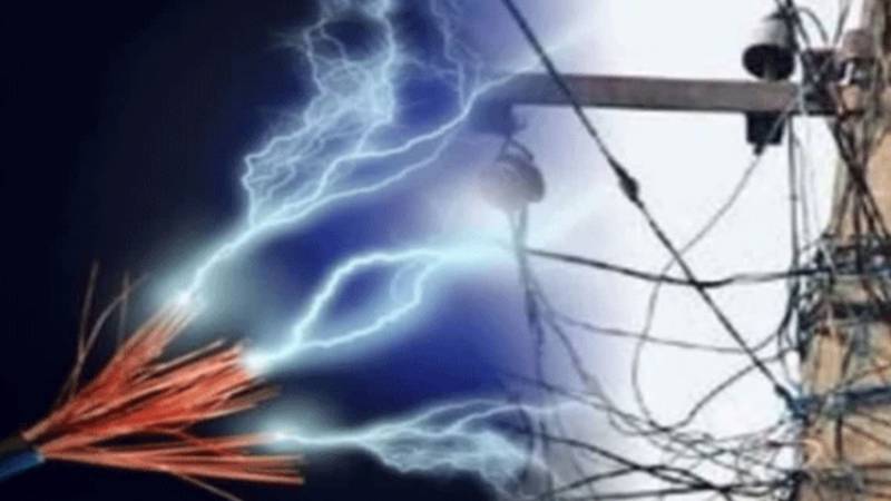 بجلی کے کھمبے سے کرنٹ لگنے کا واقعہ، کمسن بچی معجزانہ طور پر محفوظ