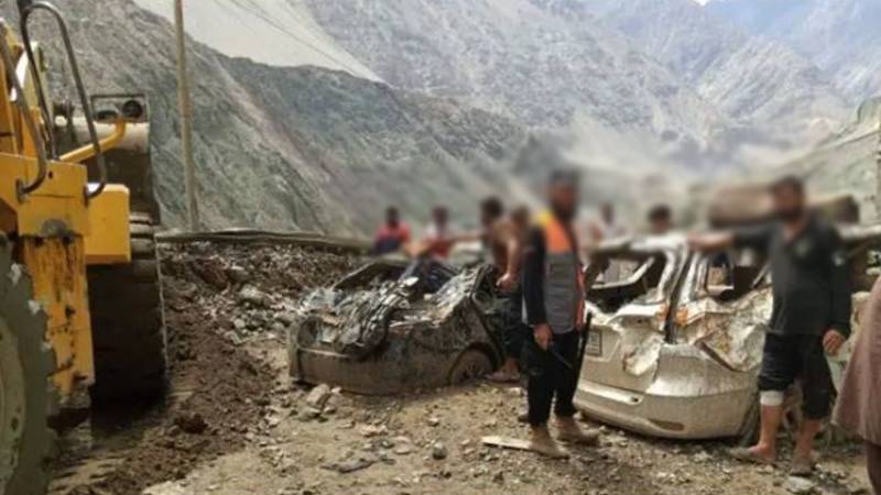 فیری میڈوز کا راستہ بند، لینڈ سلائیڈنگ کے بعد سیاح چلاس میں محصور 