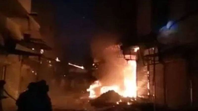 قلعہ گجر سنگھ میں رہائشی گھر میں آگ، قیمتی سامان جل کر خاکستر