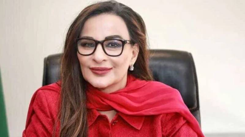 بڑے ڈیم مہنگے پڑتے ہیں، چھوٹے ڈیمز بنائے جائیں: شیری رحمان