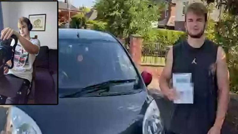 برطانیہ: 17 سالہ نوجوان نے یوٹیوب سے ڈرائیونگ سیکھ کر پہلی کوشش میں ٹیسٹ پاس کر لیا
