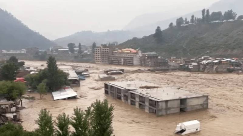 ملک بھر میں 3 اگست تک شدید بارشوں کی پیشگوئی، سیلاب اور لینڈ سلائیڈنگ کا خطرہ 