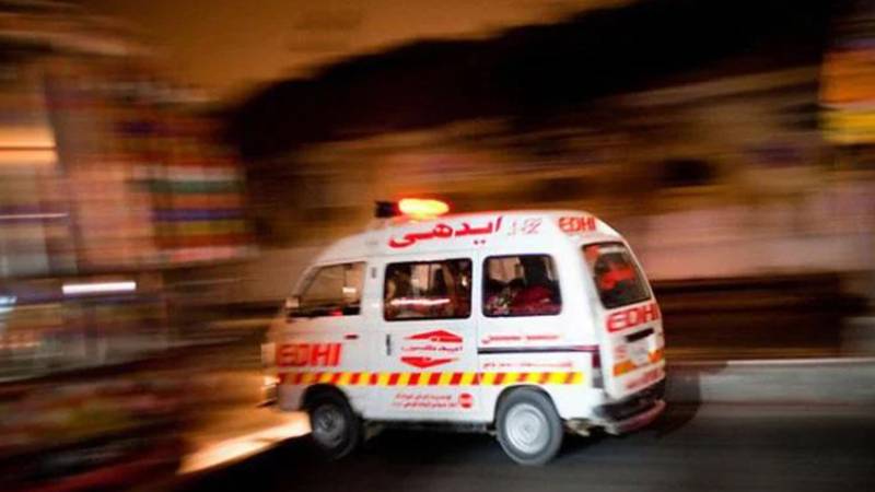 جوہر ٹاؤن ایکسپو سینٹر کے قریب دیوار گرنے سے 6 افراد زخمی