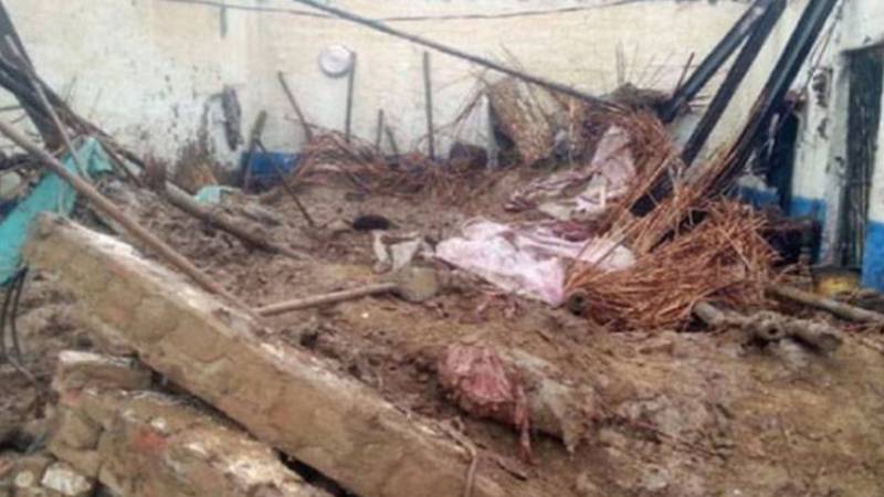 لکی مروت: بارش سے کمرے کی چھت گرنے سے ماں، بیٹا اور دادی جاں بحق