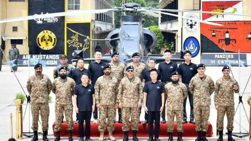 پاک فوج میں جدید Z-10ME ہیلی کاپٹر شامل، فیلڈ مارشل کا آپریشنل تیاریوں پر اعتماد 