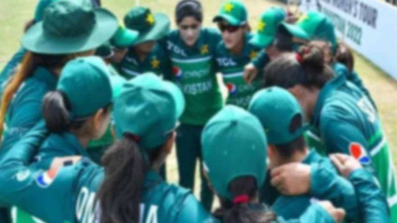 پاکستان ویمنز کرکٹ ٹیم ٹی 20 سیریز کھیلنے کے لیے آئرلینڈ پہنچ گئی