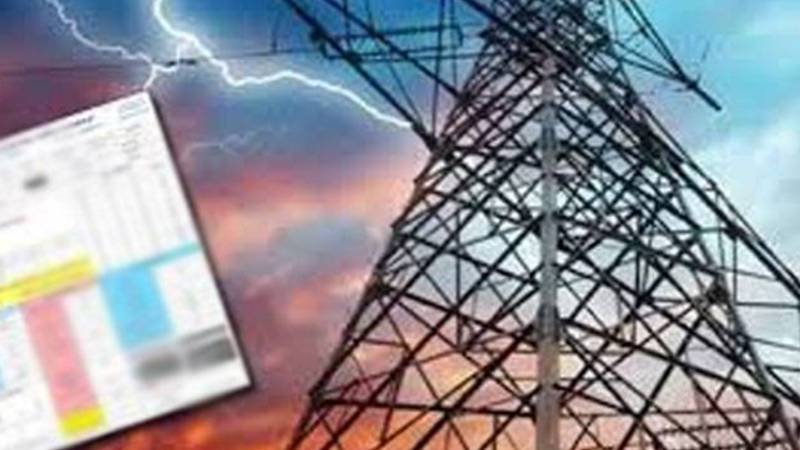 ملک بھر کے بجلی صارفین کے لیے خوشخبری: فی یونٹ بجلی کی قیمت میں کمی کا امکان