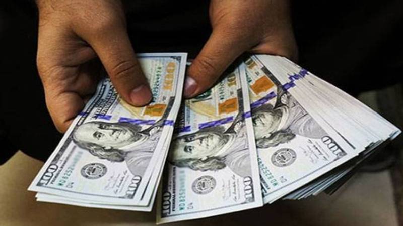 انٹربینک میں ڈالر 6 پیسے سستا