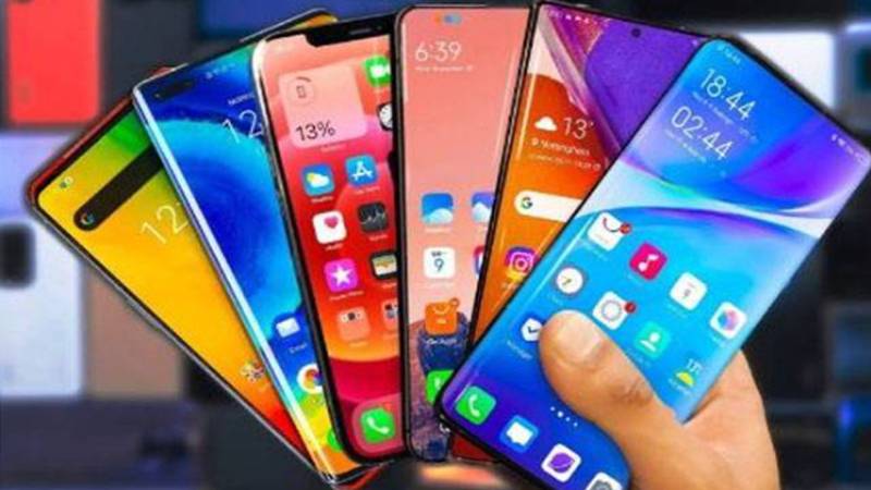 وفاقی حکومت کا آسان اقساط پر اسمارٹ فونز کی فراہمی کا عندیہ