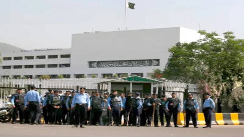 اسلام آباد: پارلیمنٹ ہاؤس کا مرکزی دروازہ بند، پی ٹی آئی ارکان کی گرفتاری کا امکان