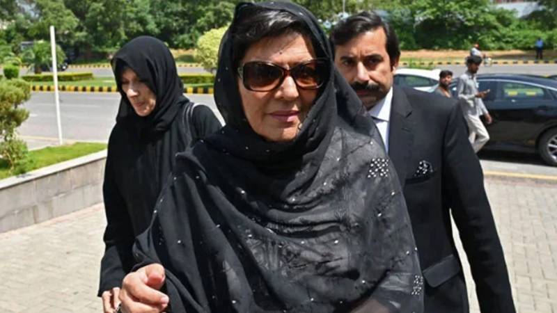  پولیس اہلکار خود ہمیں اطلاع دے رہے تھے کہ وہ بانی کے ساتھ کھڑے ہیں:علیمہ خان