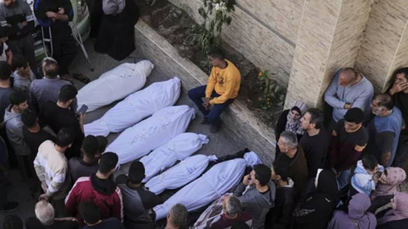 غزہ میں اسرائیلی حملوں کا سلسلہ جاری، 14 فلسطینی شہید، بھوک سے مزید 4 افراد جاں بحق