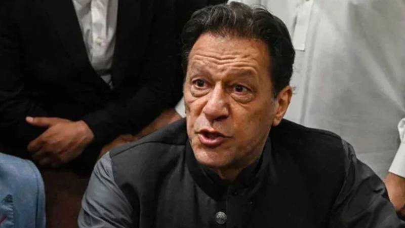 عمران خان کے گھر کی نیلامی کی خبریں بےبنیاد، جائیدادیں نیلامی کے لیے نہیں رکھی گئیں:نیب ذرائع