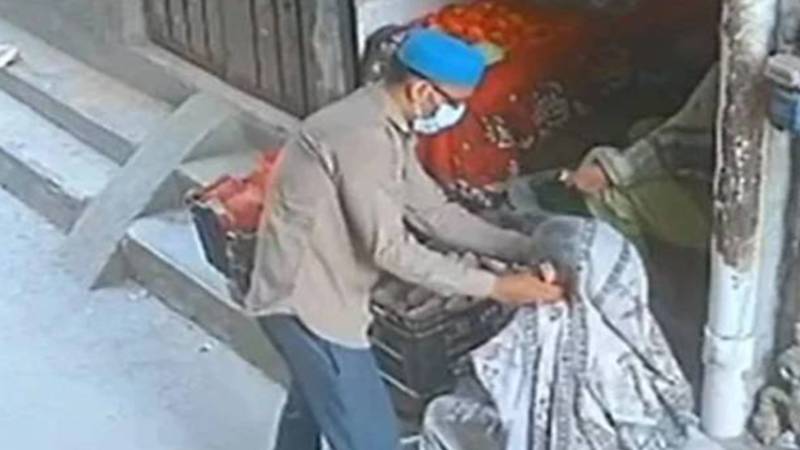 مناواں میں پولیس مقابلہ، بزرگ خاتون کے کان سے بالیاں نوچنے والا مرکزی ملزم ساتھی سمیت ہلاک