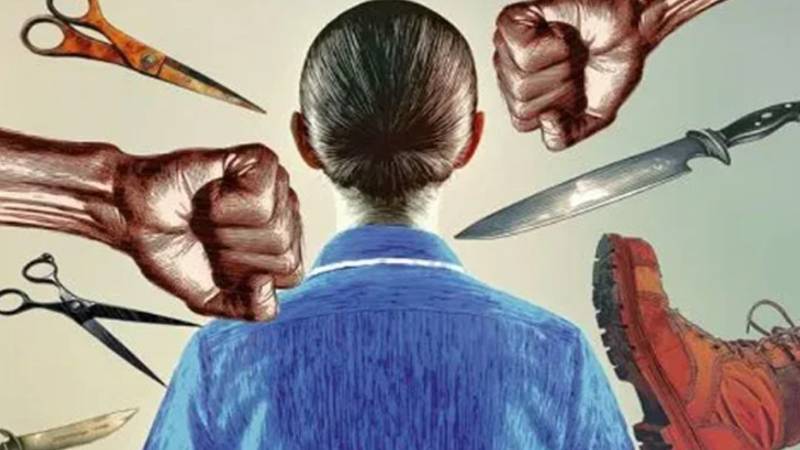 انگلینڈ میں 6 سال میں نرسز پر تشدد کے واقعات میں 91 فیصد اضافہ 