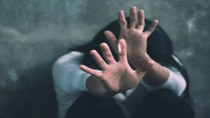 بہادر آباد دھوراجی: کریڈٹ کارڈ کے بہانے لڑکی کے ساتھ جنسی زیادتی کا انکشاف 