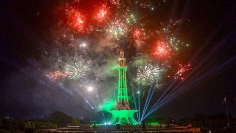 79واں یومِ آزادی: پنجاب کے 41 اضلاع میں بیک وقت آتش بازی، لیزر و ڈرون شوز، عوام کا جوش و خروش عروج پر