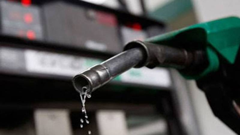 چنیوٹ: جشنِ آزادی پر پاکستانی پرچم لگانے والے موٹرسائیکل سواروں کو وفاقی وزیر قیصر احمد شیخ کی جانب سے مفت پیٹرول