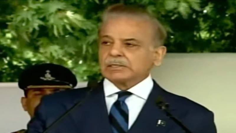 دہشتگردی کے خلاف جنگ میں خیبر پختونخوا پولیس نے ہراول دستے کا کردار ادا کیا:وزیراعظم