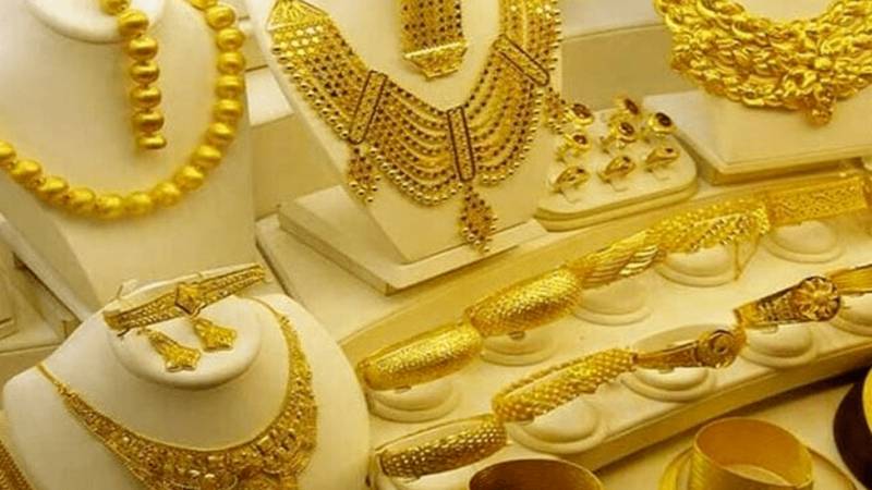 عالمی اور مقامی مارکیٹ میں سونے کی قیمت میں کمی، فی تولہ 1000 روپے سستا
