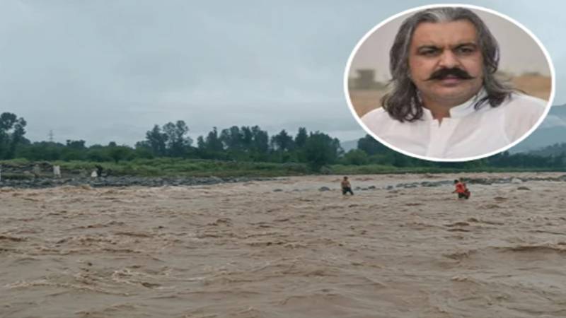 خیبرپختونخوا: شدید بارشوں اور سیلاب کے بعد 3 ارب روپے جاری، وزیراعلیٰ علی امین گنڈاپور متاثرہ علاقوں کا دورہ کر رہے ہیں