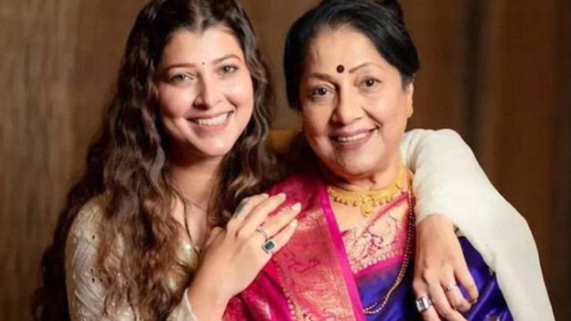 بھارتی سینئر اداکارہ جیوتی چندیکر انتقال کر گئیں