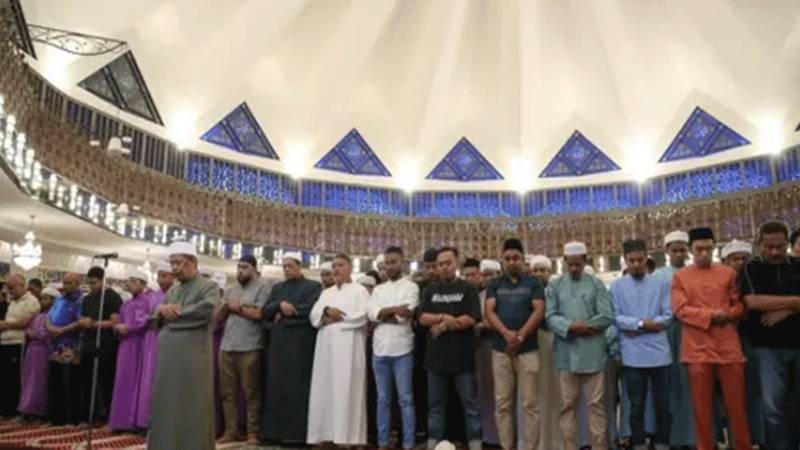 ملائیشیا میں جمعہ کی نماز چھوڑنے پر قید اور جرمانے کی سزا کا قانون