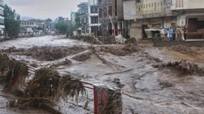 خیبر پختونخوا میں سیلاب سے 331 سڑکیں اور 32 پل متاثر، مرمت پر 11 ارب روپے لاگت
