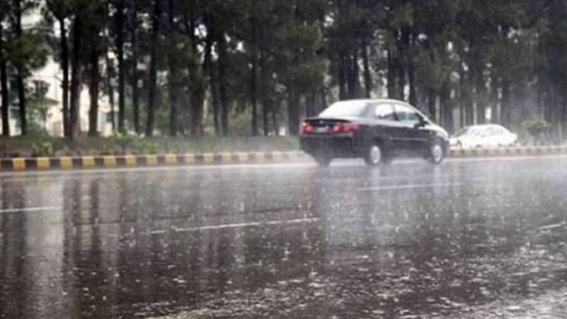 لاہور کا موسم خوشگوار، مختلف علاقوں میں بوندا باندی کا سلسلہ جاری
